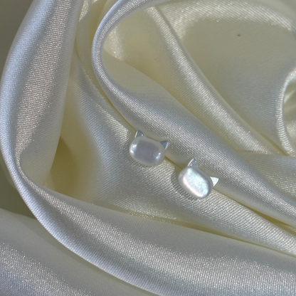 Cute Cat Earrings in S999 Pure Silver | Hypoallergenic & Skin-Friendly | Mother-of-Pearl Accents | Unique & Trendy New Design