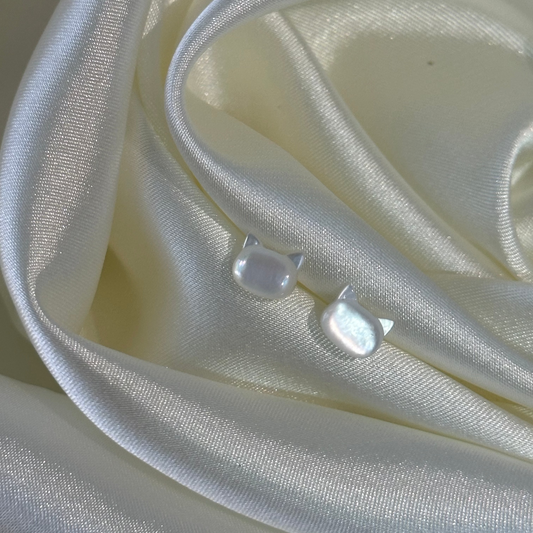 Cute Cat Earrings in S999 Pure Silver | Hypoallergenic & Skin-Friendly | Mother-of-Pearl Accents | Unique & Trendy New Design