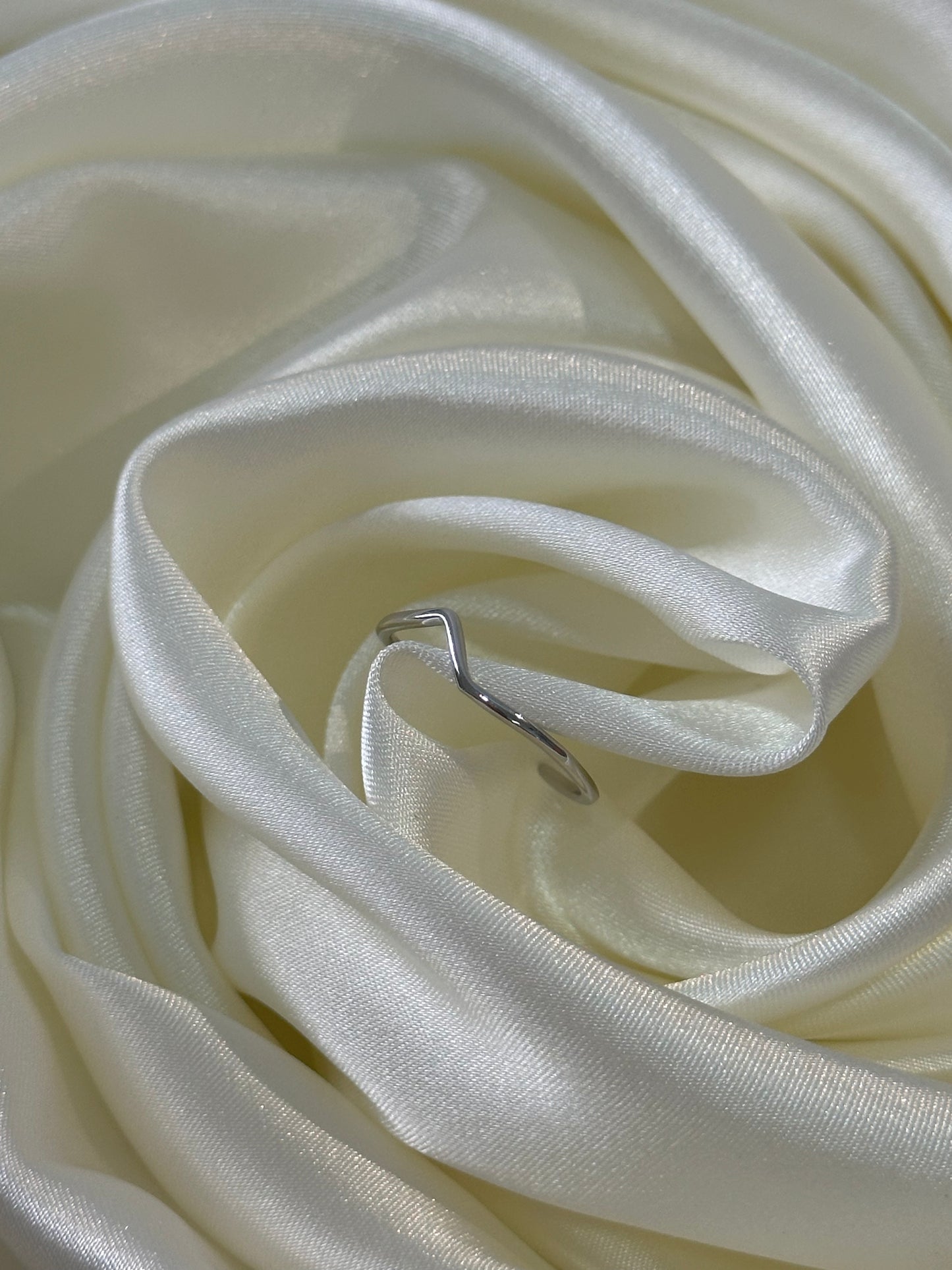 Lightning Bolt Z Letter Ring in 925 Silver | Women's Retro Minimalist Band | Luxe & Versatile | Trendy Fashion